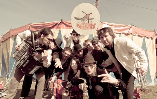 flying Orkestar.png