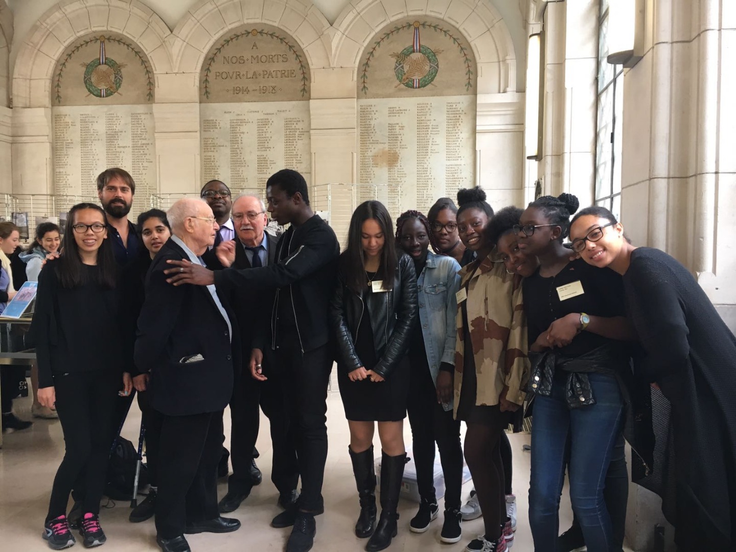 Les collégiens de Stains, participants des concerts 2017-2018, avec Fernand Devaux et Yohann Recoules, à la remise des prix du CNRD le 15 mai 2018