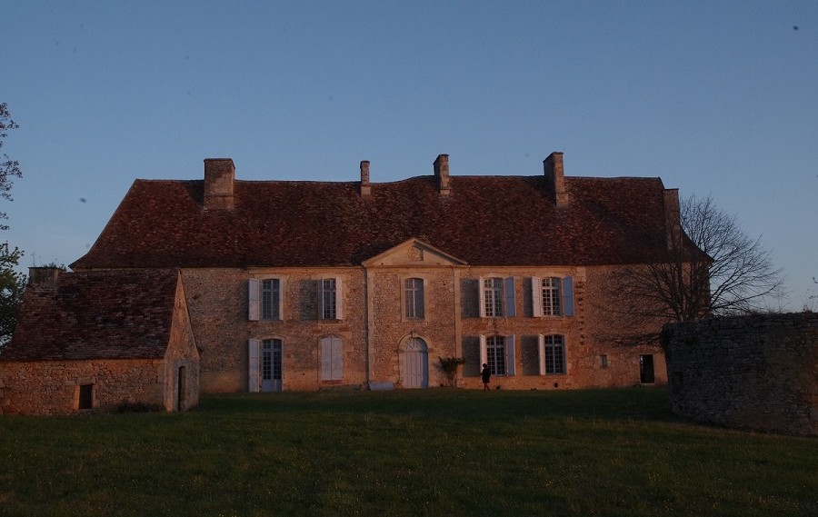 Maison à l'aube.jpg