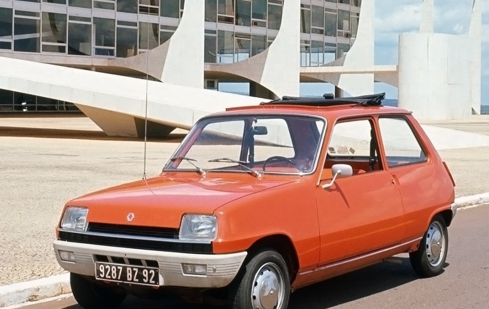 renaultr51972.jpg