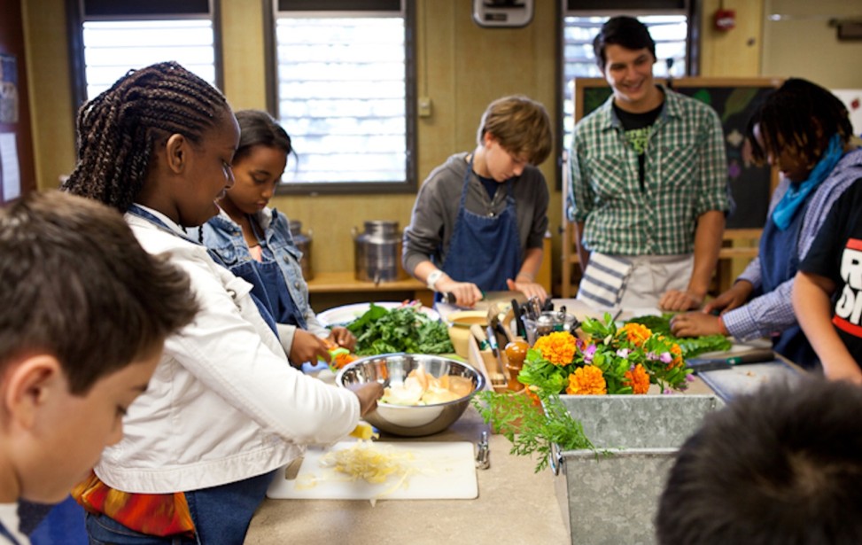 atelier enfants edible schoolyard .jpg