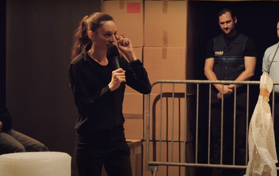 photo c.r.a.s.h. 1 - cie hors jeu - extrait captation guillaume cousty.png