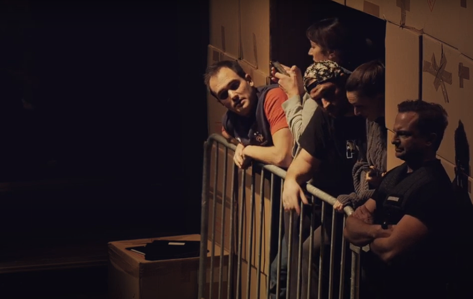 photo c.r.a.s.h. 19 - cie hors jeu - extrait captation guillaume cousty.png