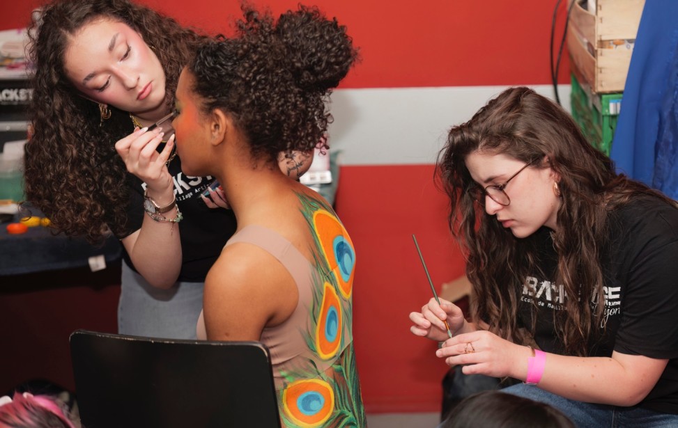 étudiants backstage.jpg