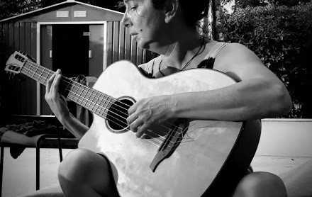 photo audrey guitare sergio.jpg