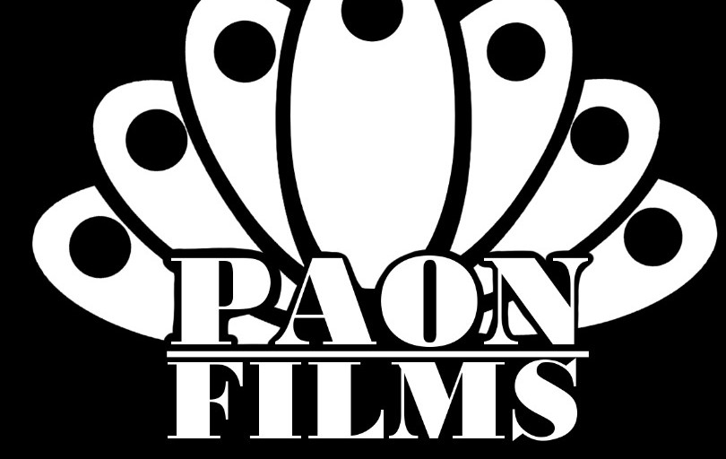 paon film noir et blanc.jpg