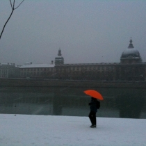 le parapluie rouge à Lyon.jpg